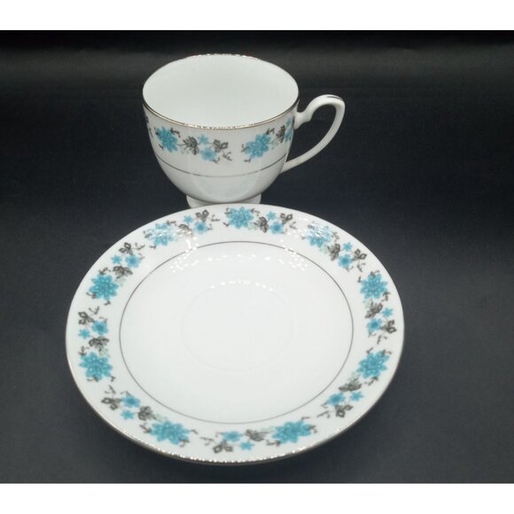 Teacup Saucer Footed China With Blue Flowers Silver Leaves Trim Pattern Vintage - Picture 5 of 15